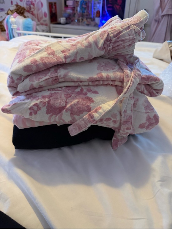 Other - Bundle of women’s clothing